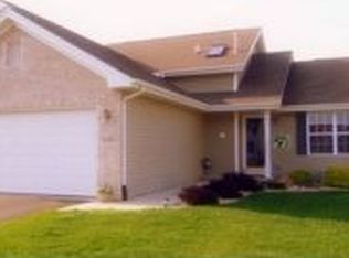 2135 Hayfield Ln, Beloit, WI 53511