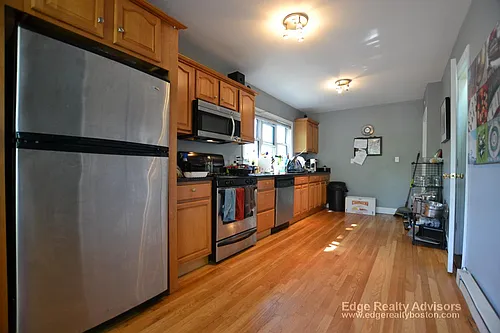 61-63 Surrey St #2 Photo 1