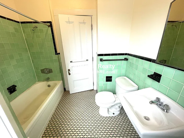 504 Beacon St #5 — Photo 14