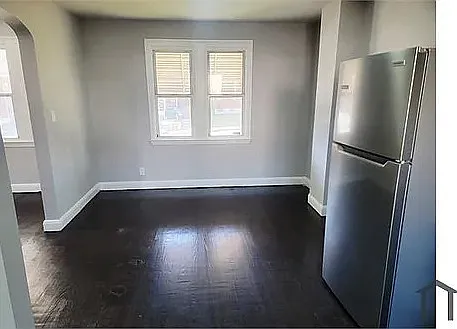 700 E Cold Spring Ln — Photo 7