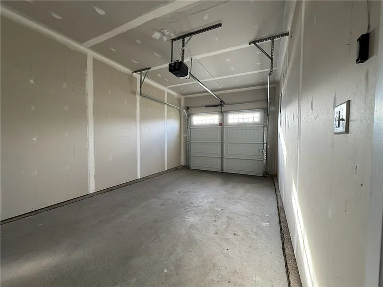 29 Green Spring Ln — Photo 18