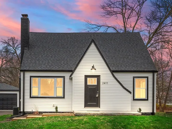 2411 E 10th St, Hobart, IN 46342