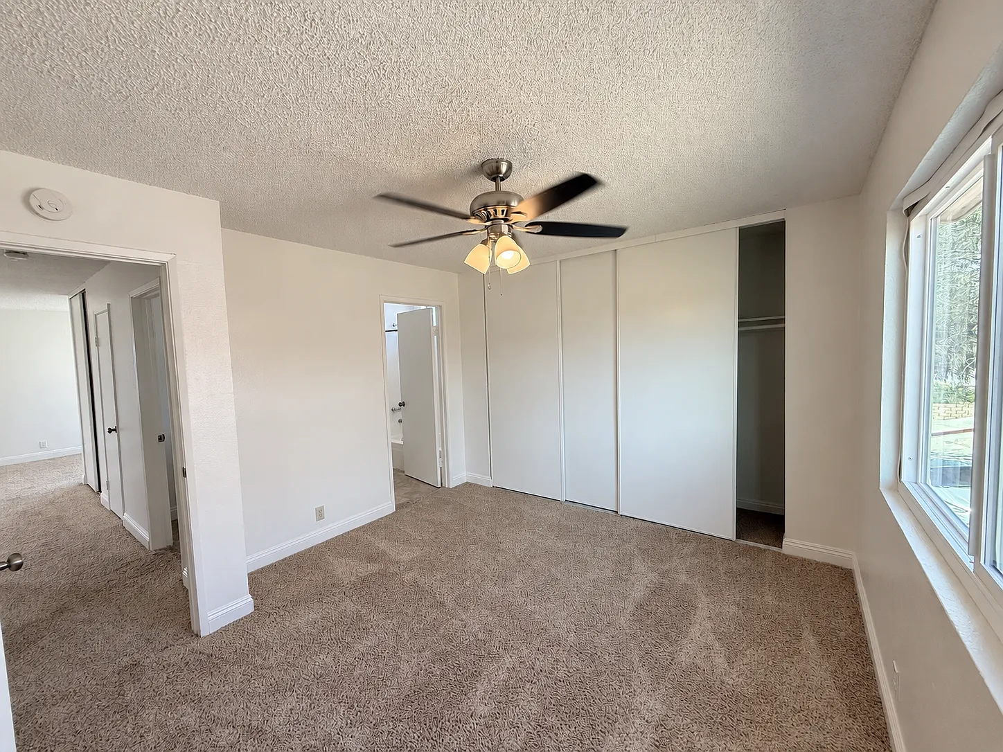 2 bed, 900 sqft, $2,195 — Photo 4