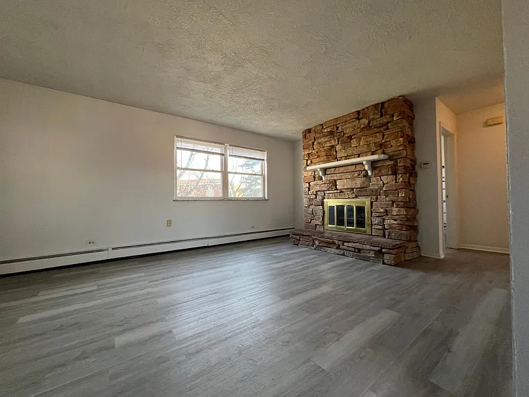 568 Pershing Ave #C — Photo 2