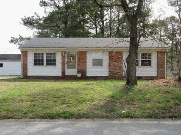 1505 Lake Speight Dr, Suffolk, VA 23434