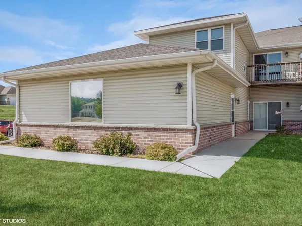 334 Brookside DRIVE #8, Mayville, WI 53050