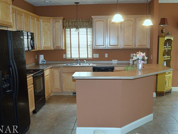 4th image of 71 Crista Ann Ct