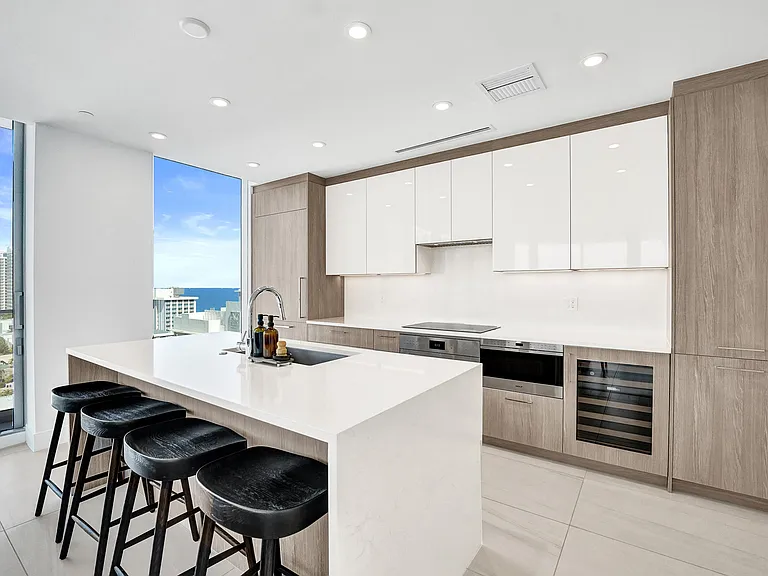 153 N Seabreeze Blvd #1204 — Photo 4