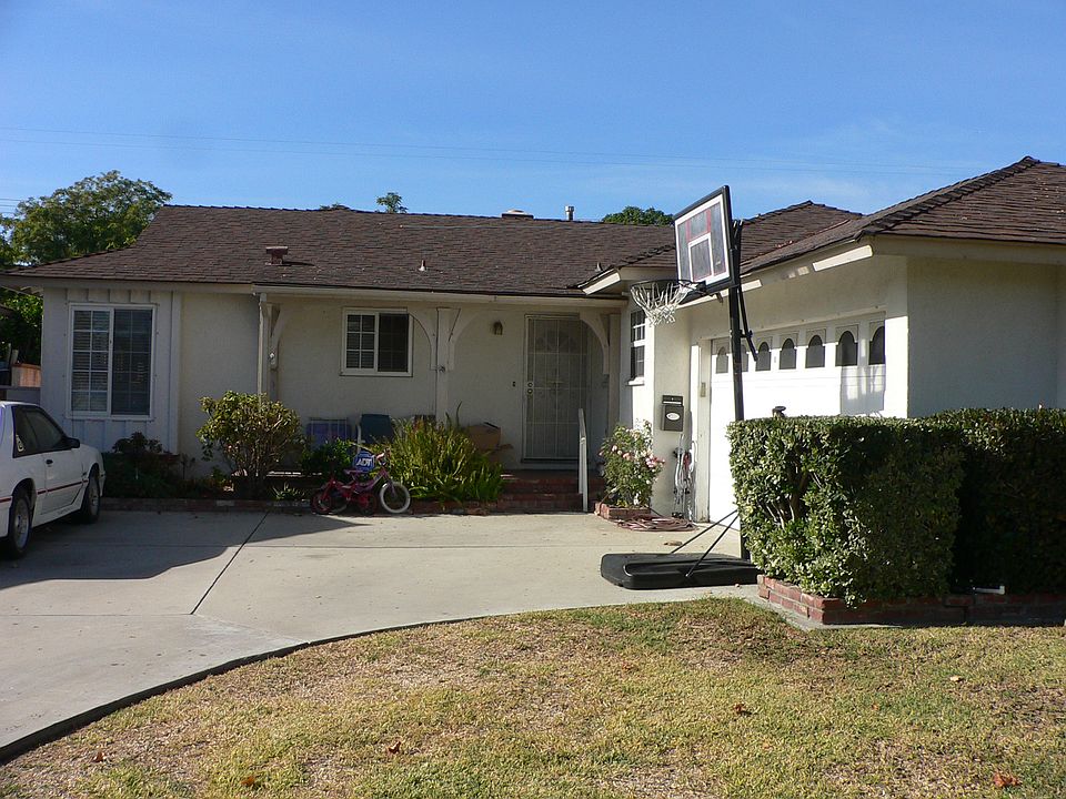 1st image of 10743 Groveland Ave