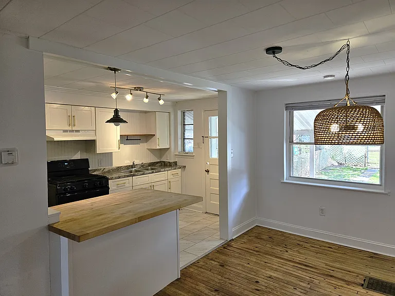 61 Wise Ave — Photo 5