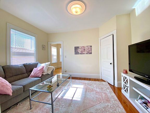 3rd image of 6 Cordis St #3