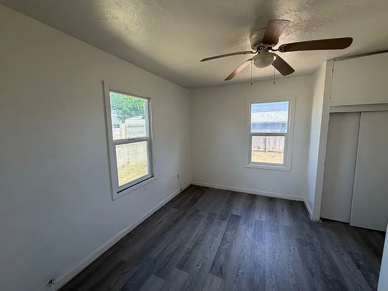 1089 E 21st St #4 — Photo 7