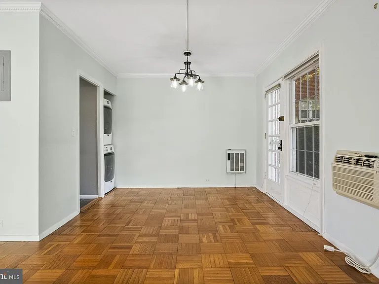 1635 Ripon Pl — Photo 6