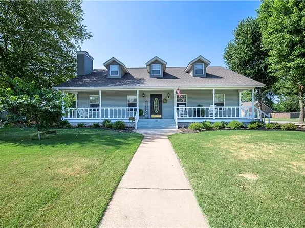 115 Cypress St, Centerton, AR 72719