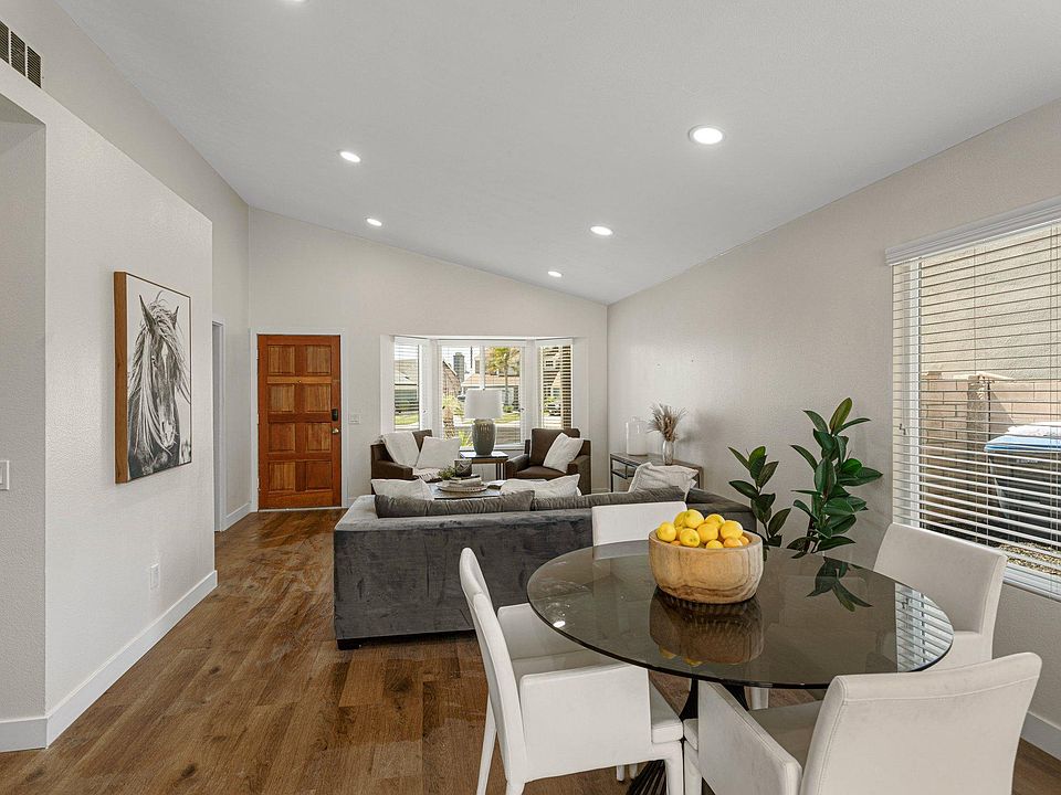 1st image of 23020 Mansfield Ln