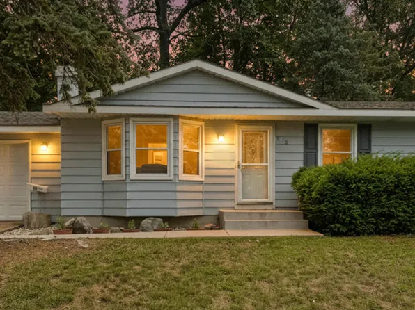 5738 Blaine Ave SE, Kentwood, MI 49508