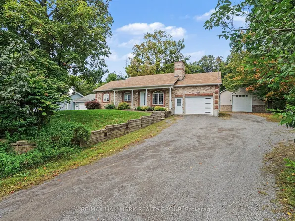 7273 Mitch Owens Rd, Ottawa, ON K1G 3N4