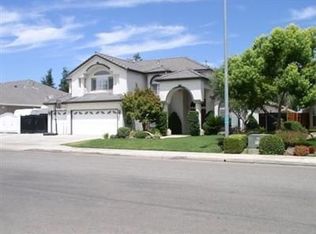 523 W Omaha Ave, Clovis, CA