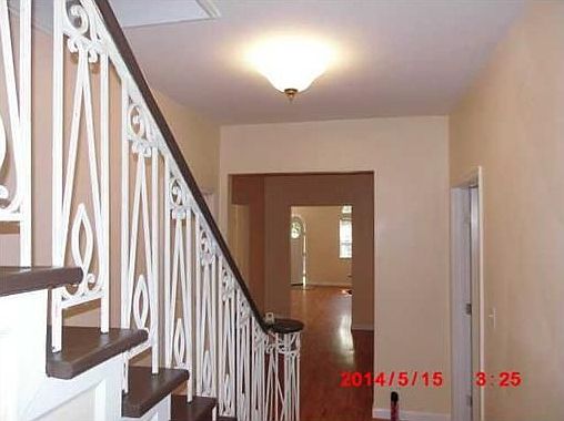 3rd image of 4979 Arts St
