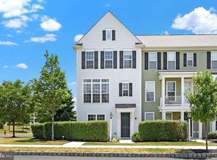 518 Old Farm Ln, Mechanicsburg, PA 17050