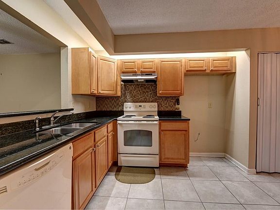 4th image of 19 Avant Garde Cir Unit 19