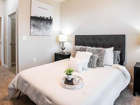 4th image of 1303 Town Center Pkwy #13224