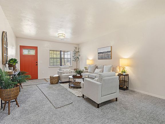 5th image of 310 Sinclair St