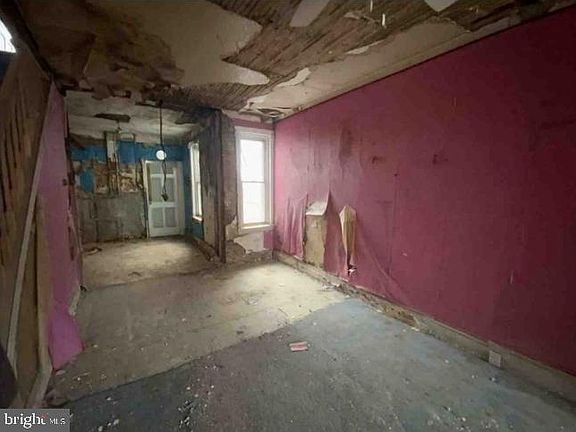 5th image of 2608 Tulip St