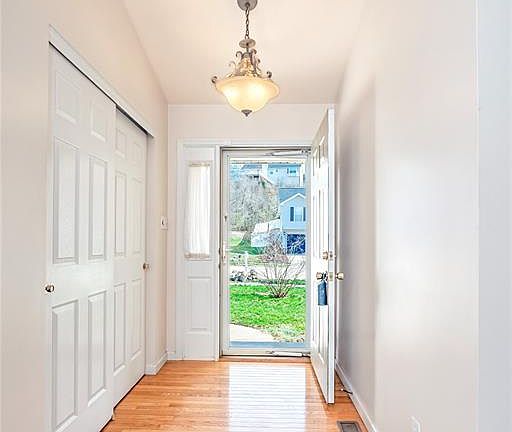 3rd image of 175 Keystone Dr
