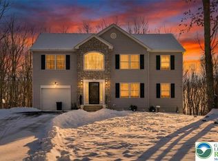 232 Shenandoah Trl, Effort, PA 18330