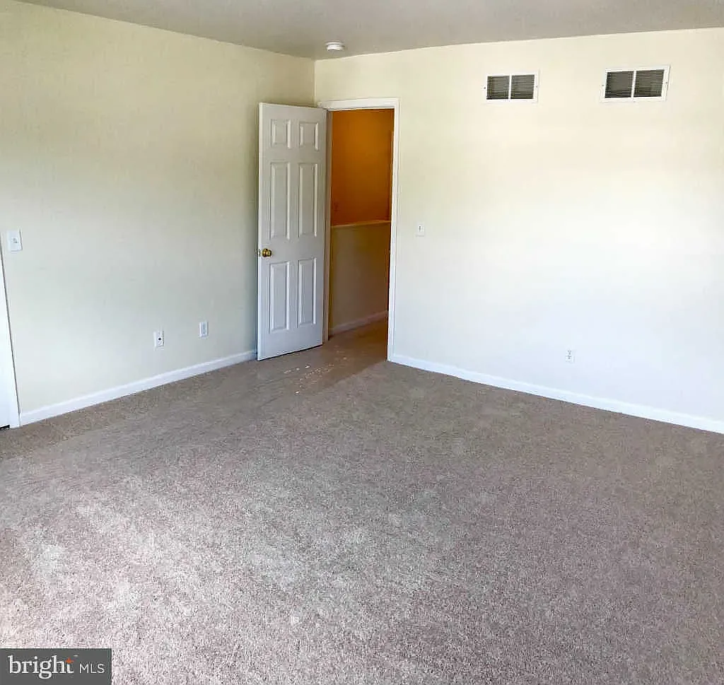 2 bed, 1088 sqft, $1,700 — Photo 3