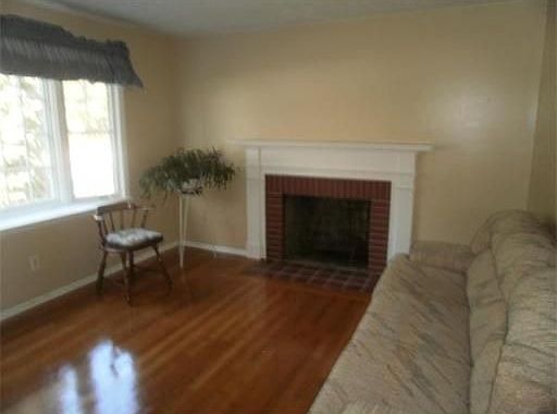 3rd image of 115 Sleepy Hollow Dr