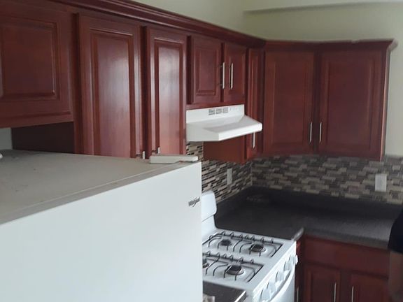 5th image of 83 Linden St #2