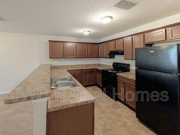 3rd image of 5489 Village Pond Ct