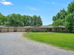 8 Quail Valley Est, Garden Plain, KS 67050