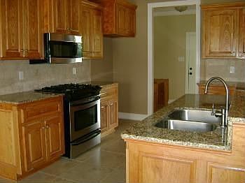 4th image of 625 Beacon Dr