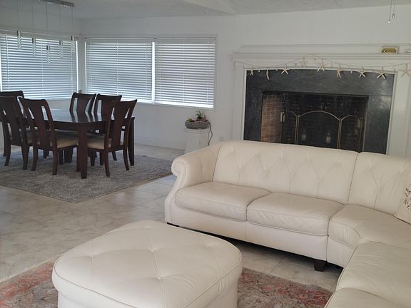2nd image of 139 N Boulevard Of The Presidents