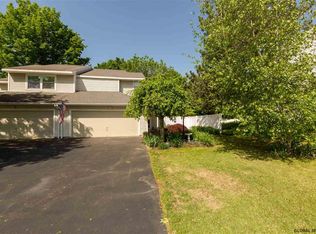 2 Heyden Rd, Troy, NY 12180
