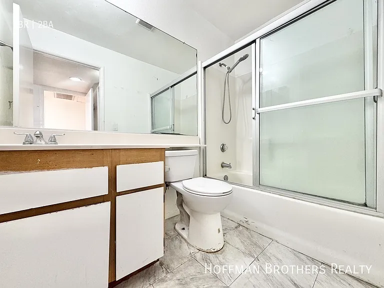 6415 Garvanza Ave #104 — Photo 12