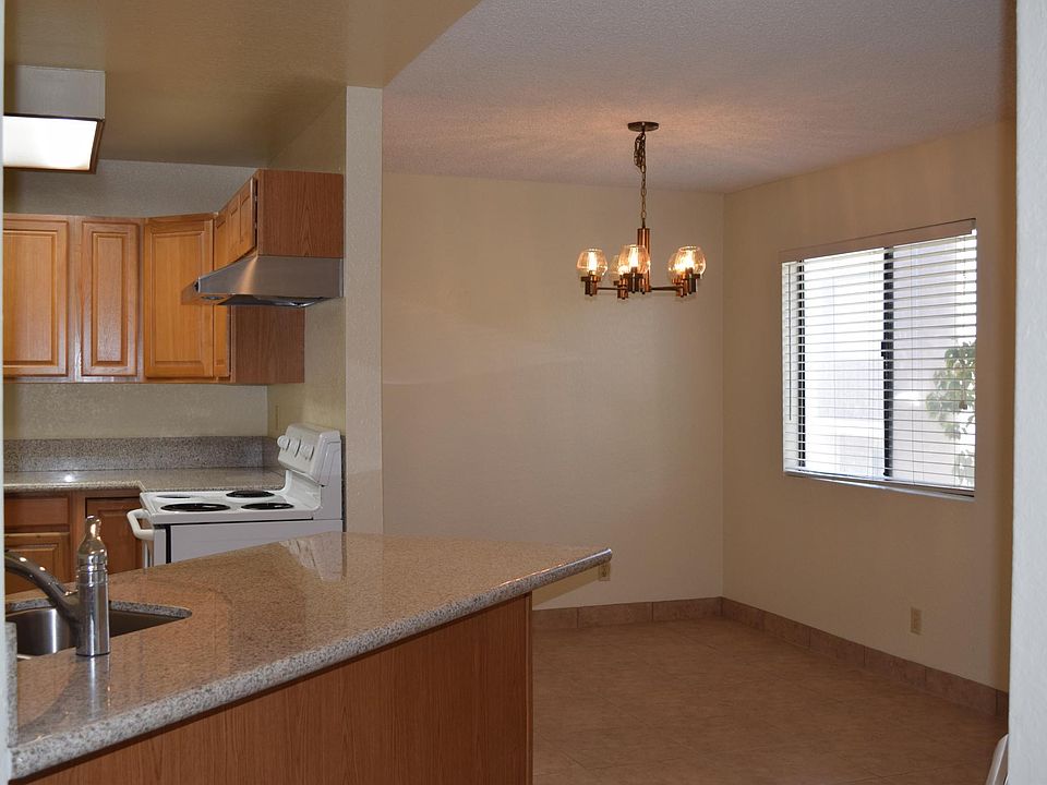 Dining/Kitchen