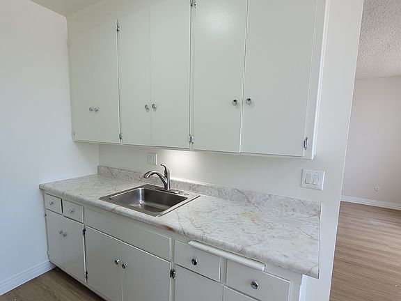 5th image of 448 S Alexandria Ave APT 305