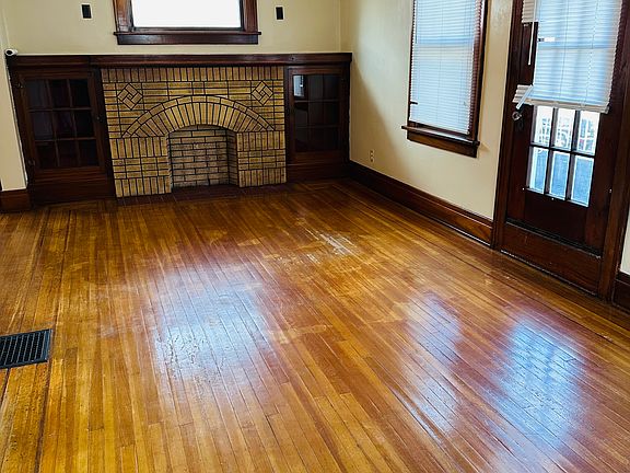 3rd image of 90 Leonard St Floor 2