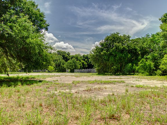 5th image of 7001 Rowlett Park Dr