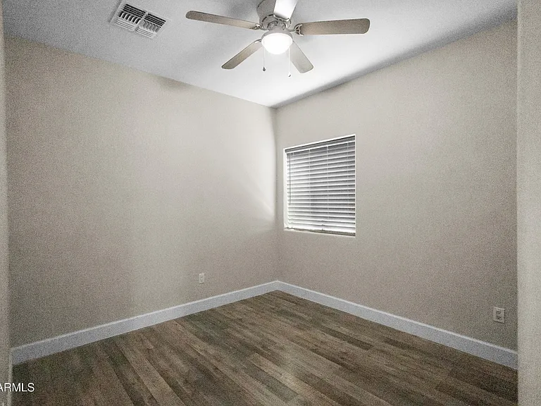 7631 N 59th Ln — Photo 11