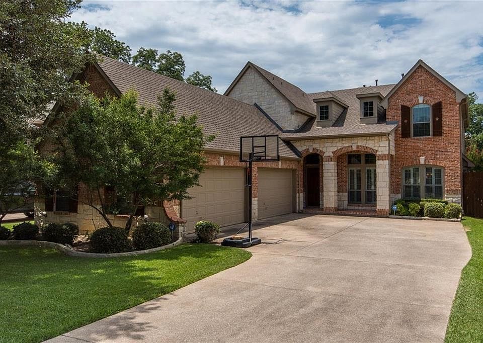 1st image of 2805 Crystal Falls Dr
