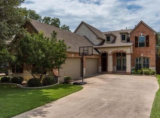 2805 Crystal Falls Dr, Garland, TX 75044