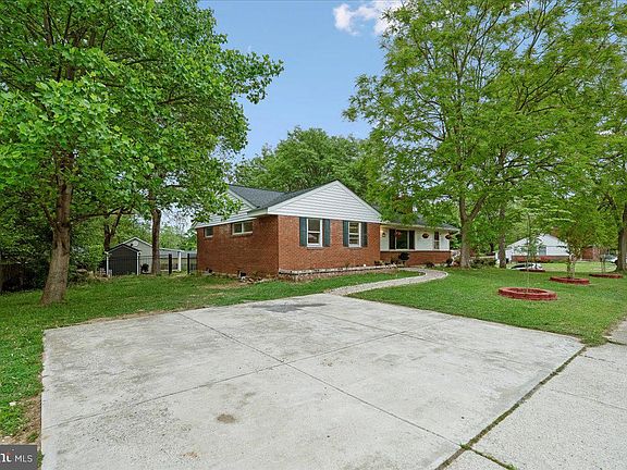 2nd image of 10909 Fleetwood Dr