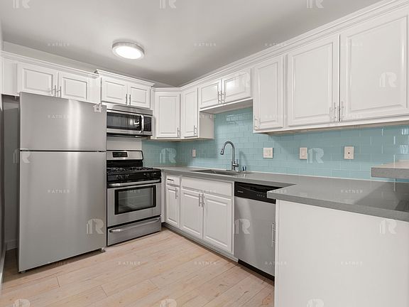 5th image of 11133 Cumpston St #8-1/1