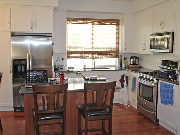 3rd image of 1047 Calle Del Amor