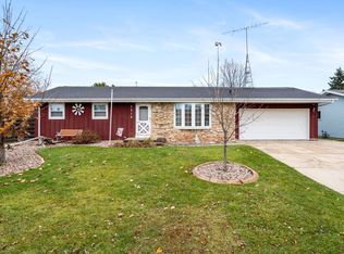 1316 Green Acres Ln, Neenah, WI 54956